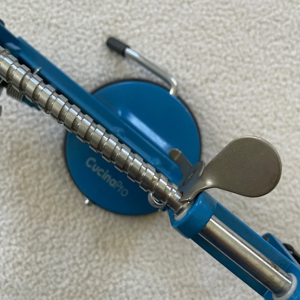 CucinaPro Apple Peeler Corer Slicer Blue Suction Base Hand Crank‎ Kitchen Tool